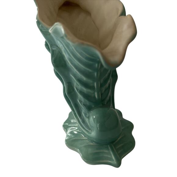 Vintage Redwing Vase, Shell Design, Green Glaze 4x7xH-10.5, Art Deco - EUC - Picture 8 of 9